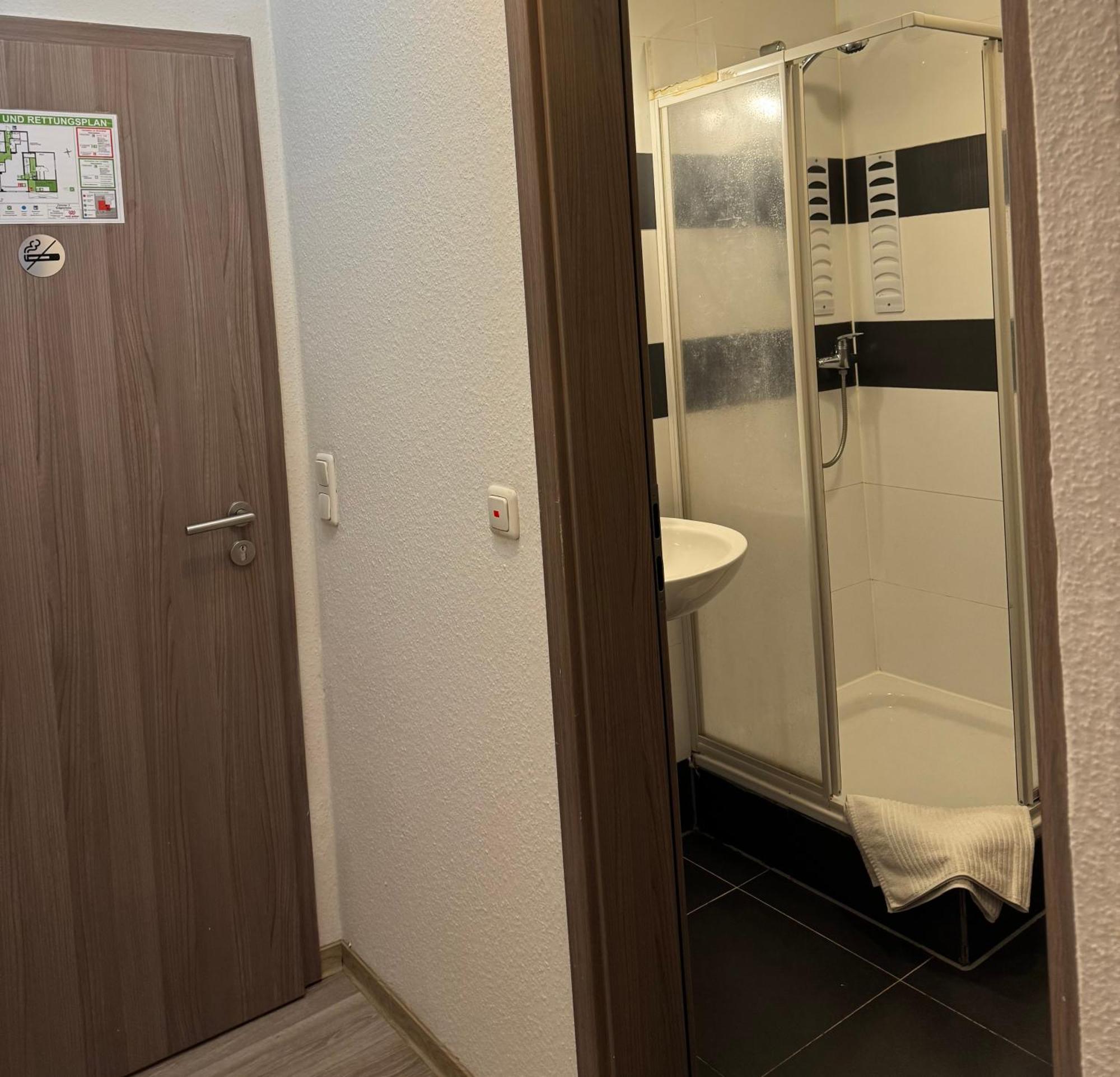 Hotel-Pension Alt-Heidenberg Siegen Eksteriør billede